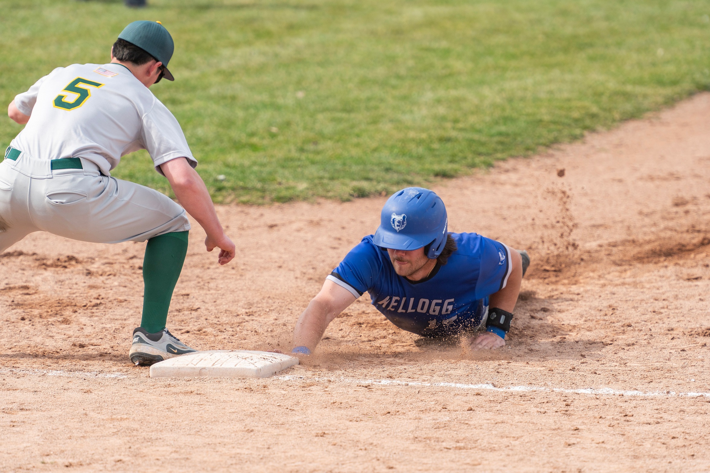 Baseball Sweeps GRCC to Advance in Region 12 Tournament