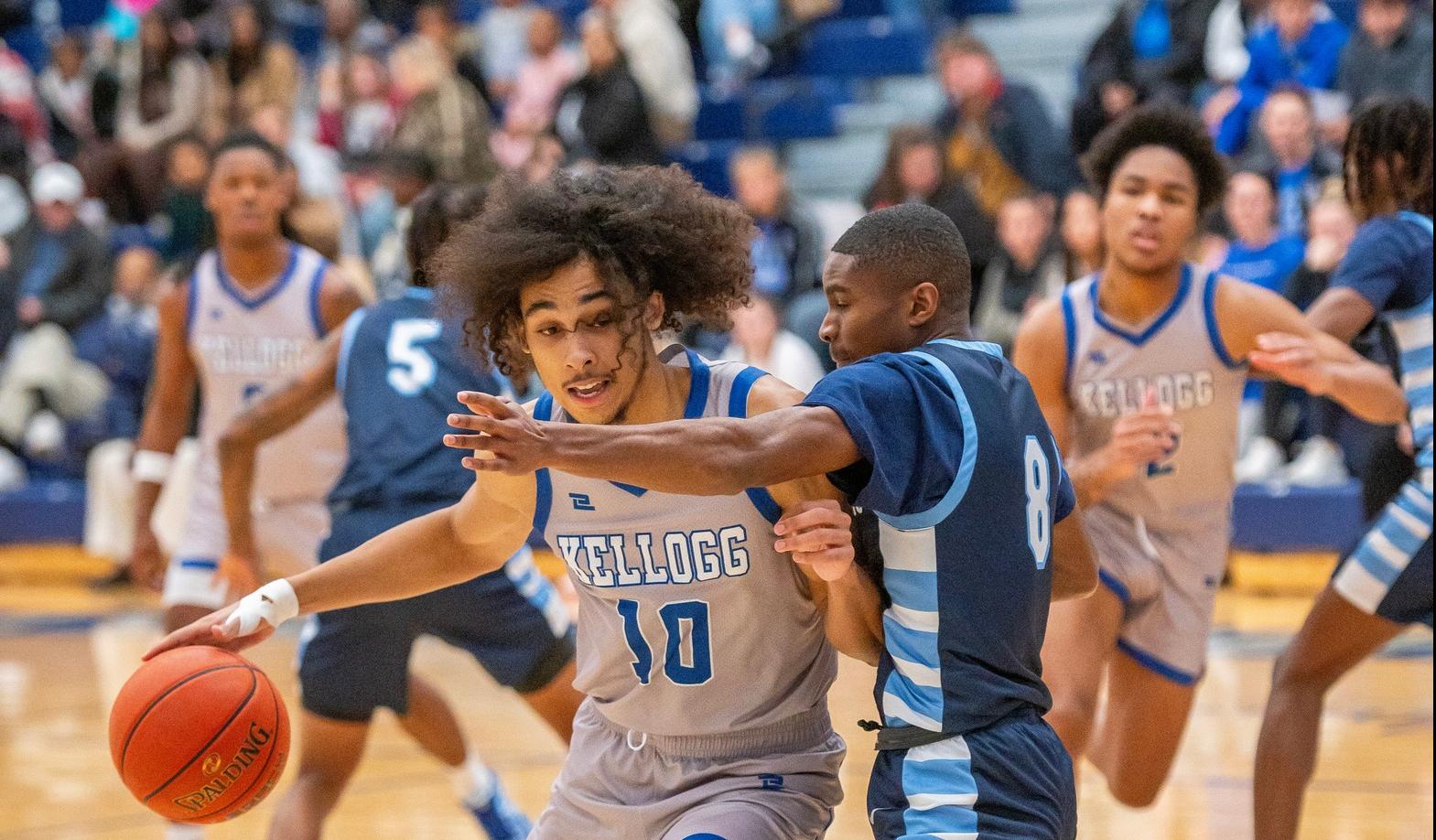 Men's Basketball Victorious at LMC