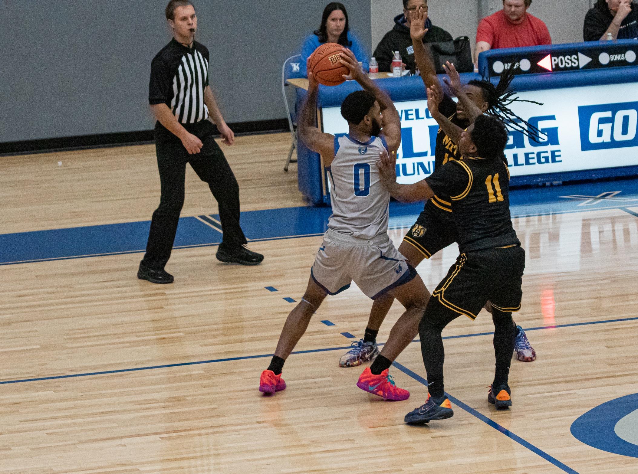Men's Basketball Sweeps Weekend Trip